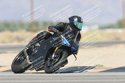 media/Oct-13-2025-Moto Forza (Mon) [[a66d839500]]/3-B Group/Session 3 (Turn 16)/